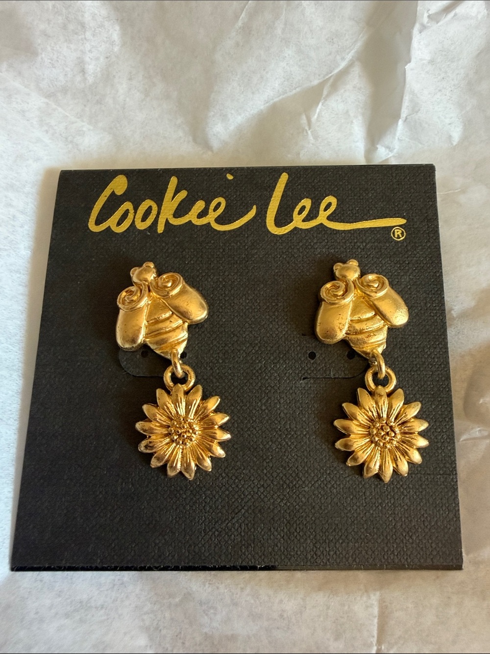 Vintage Cookie Lee Gold Tone Bee Sunflower pierced  Earrings cottagecore NWT